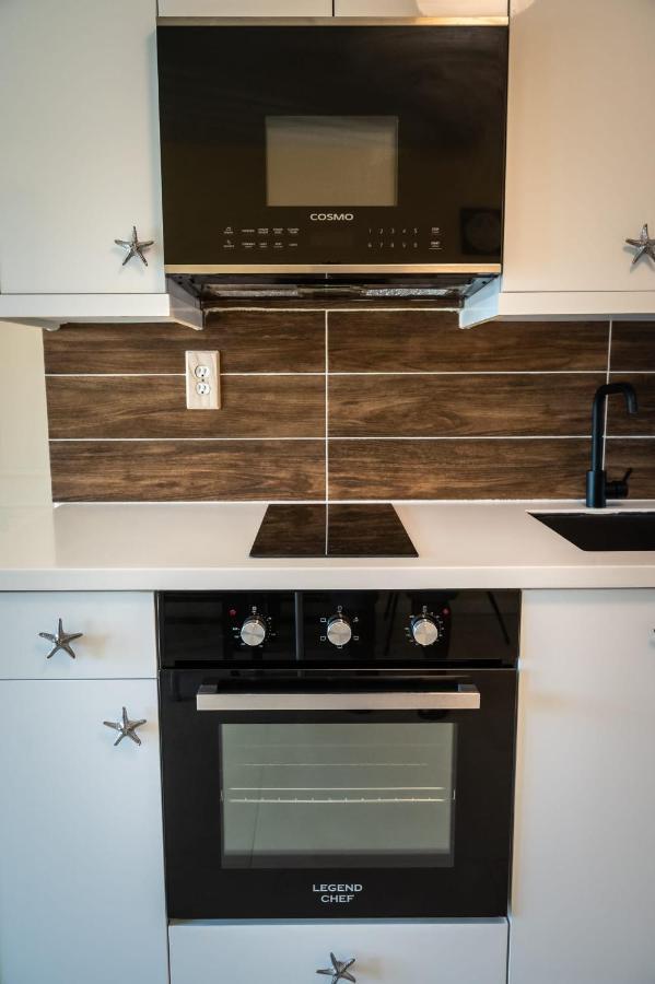 Lovely Near Beach, Downtown, 24h Security, Pool Nassau