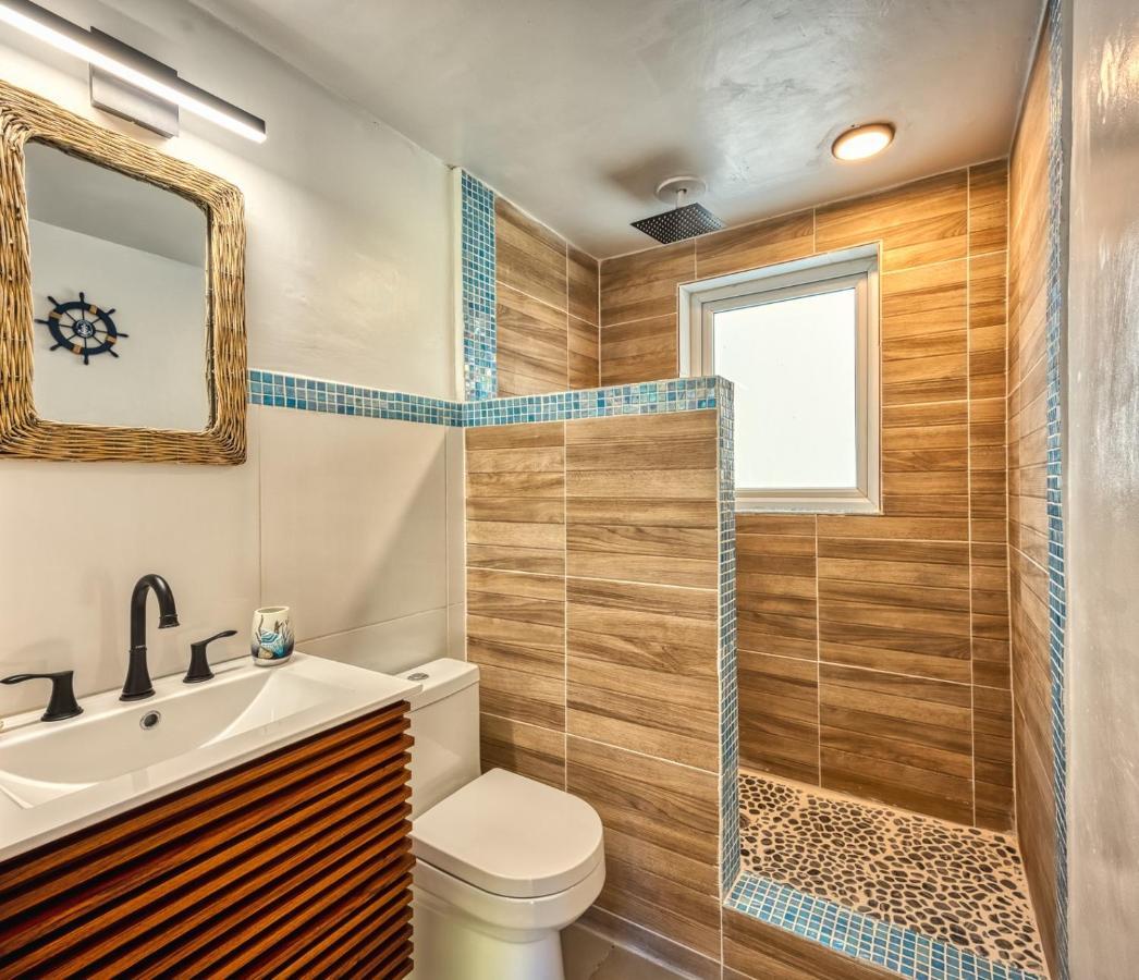 Lovely Near Beach, Downtown, 24h Security, Pool * Nassau