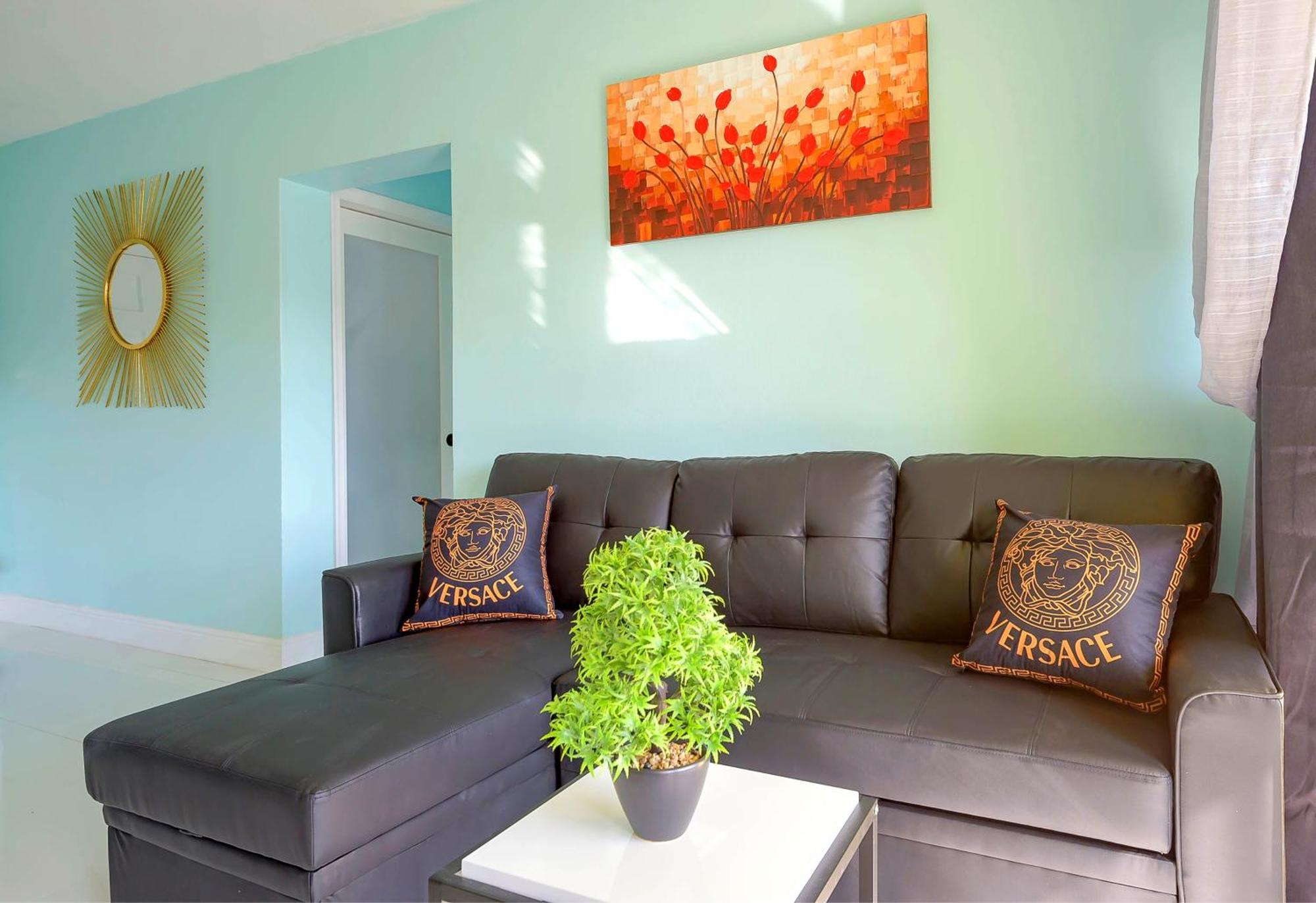 Apartment Lovely Near Beach, Downtown, 24h Security, Pool